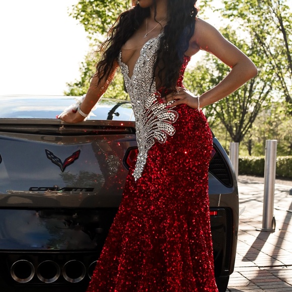 Prom dress - Picture 5 of 9